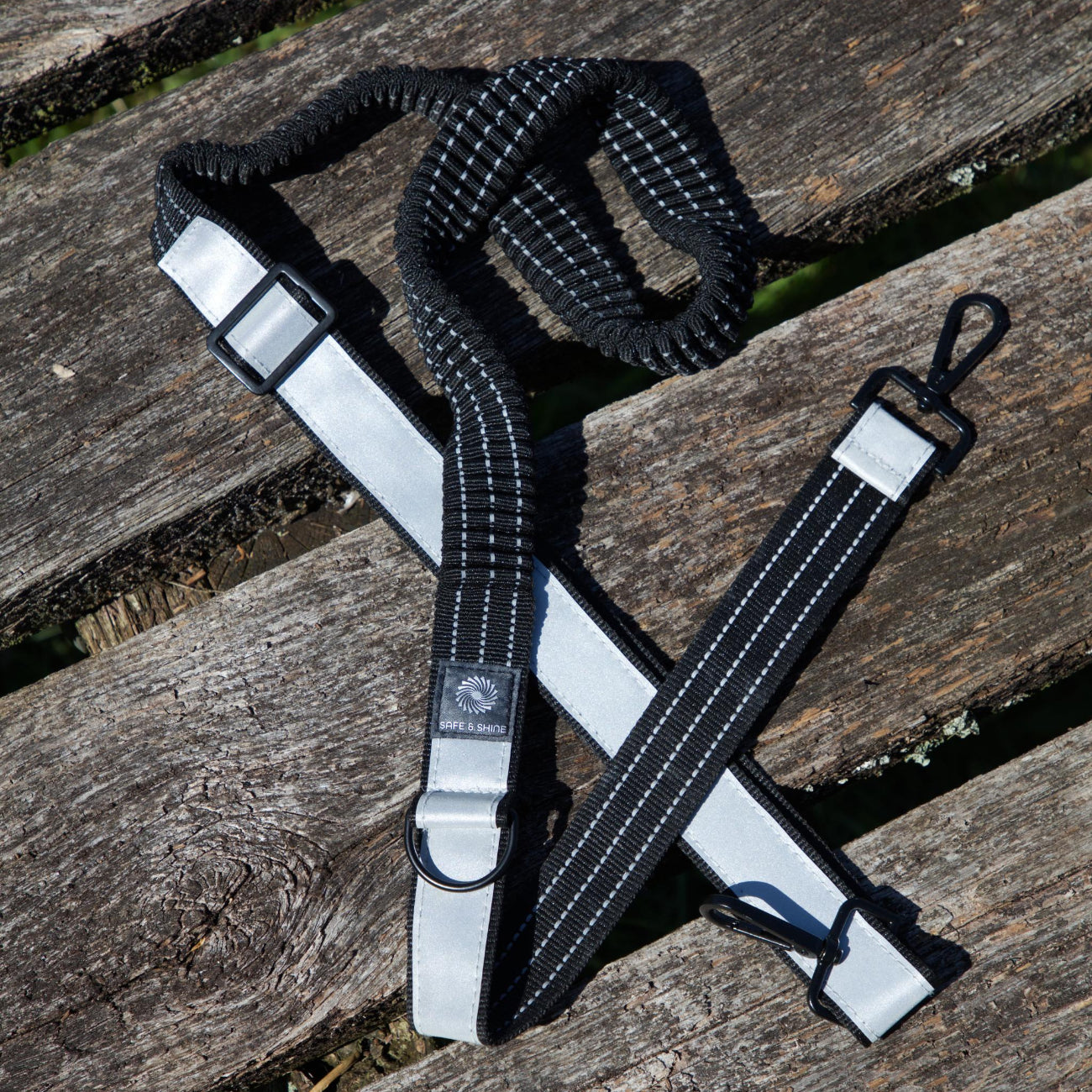 Refleks strap fra Safe & Shine med elastisk design og justerbare refleksdetaljer